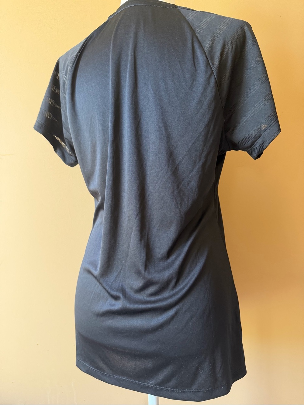 Bally Total Fitness Black Mesh Stripe Raglan Activewear Tee - Picture 2 of 5